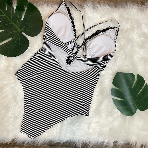 CUPSHE Women's Ladies Vintage Lace One Piece Swimwear Bathing Suit - Picture 3 of 6